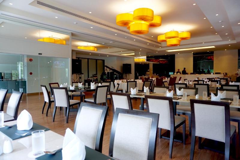 Khách sạn Louis Tavern 3*