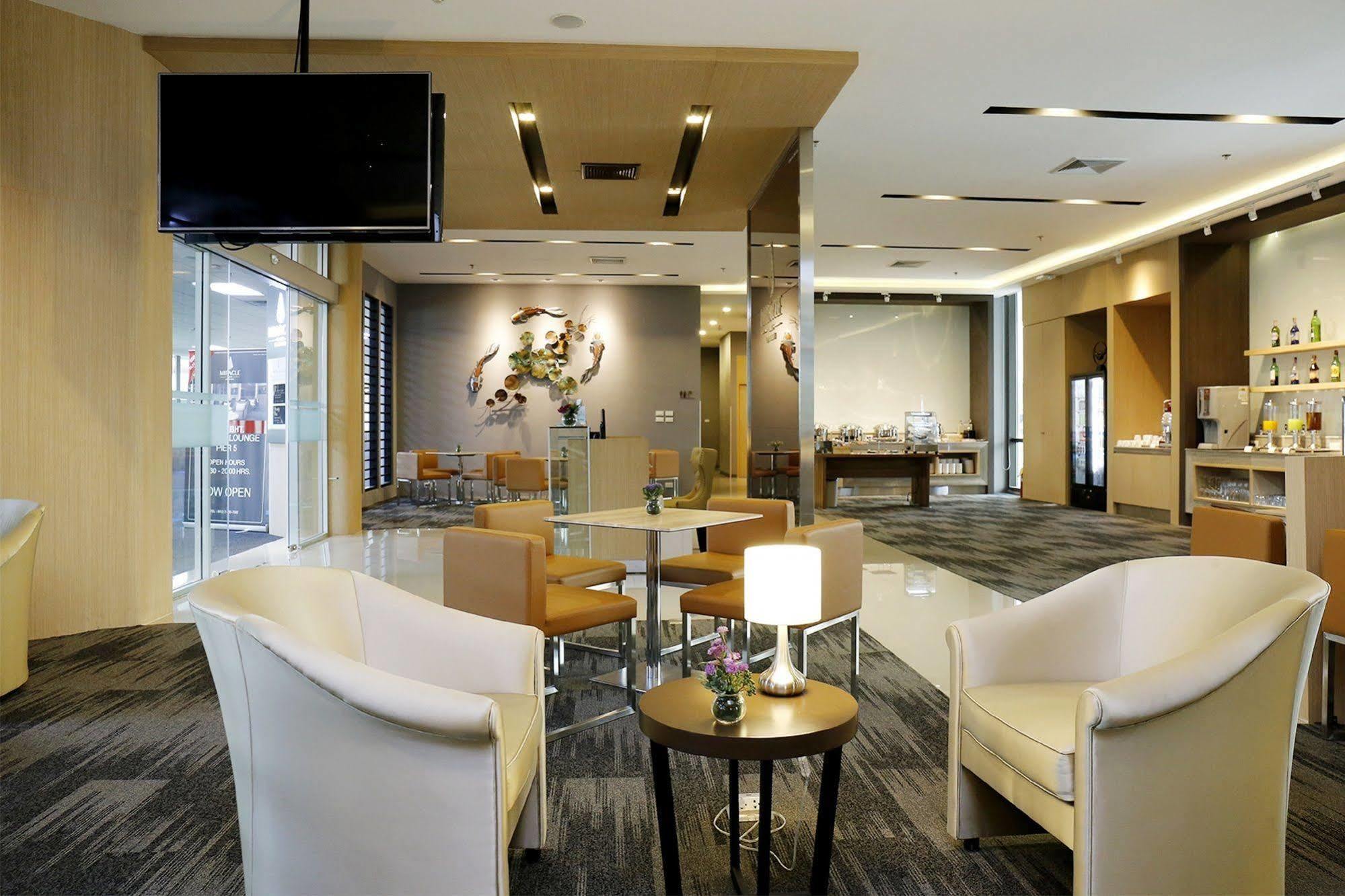 Louis Tavern Khách sạn Bangkok