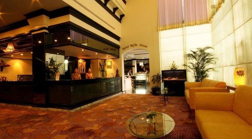 Khách sạn Louis Tavern 3*