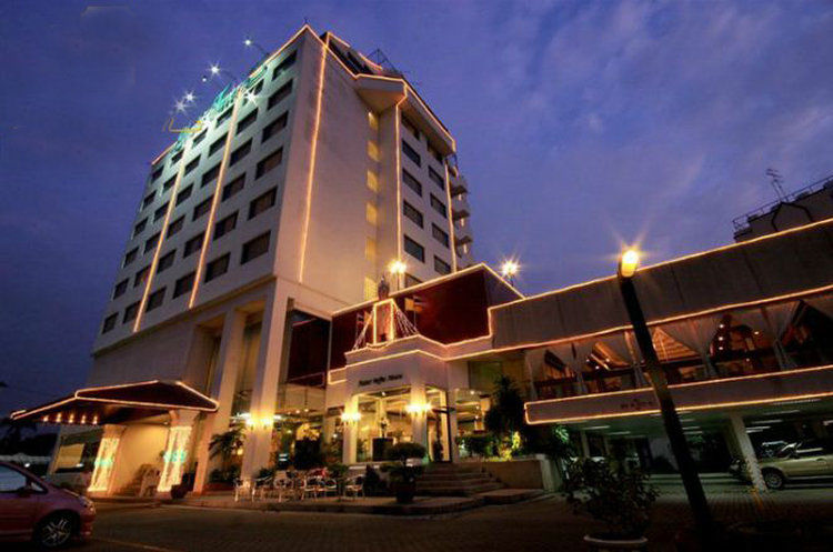 Khách sạn Louis Tavern 3*